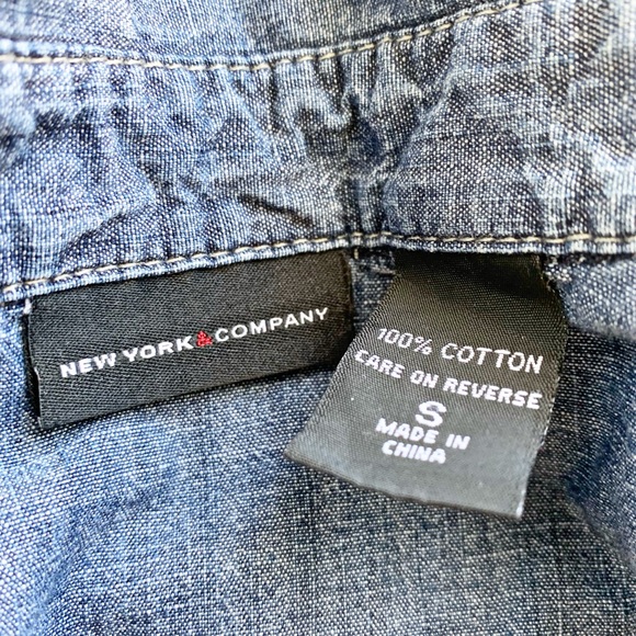 ❤️ New York & Company Blue Shirt Size S - Picture 2 of 7